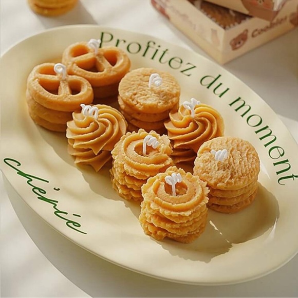 Soy Wax Cookie Shaped Candle 4pc Box Set - Picture 3 of 6